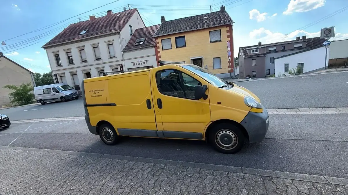Gebraucht Opel Vivaro 82 PS (60 kW) 2004 Gelb Van / Kleinbus