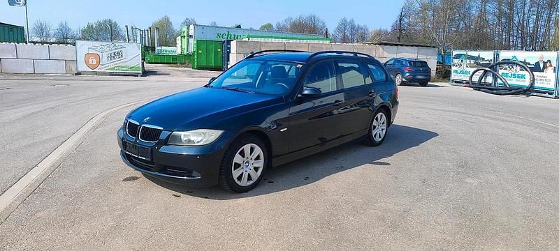 Gebraucht BMW 318 122 PS (89 kW) 2007 Schwarz Kombi
