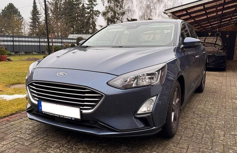 Blau Gebraucht 2021 Ford Focus Active Limousine | 14.900 € (Guter Preis) - Bild 1/4