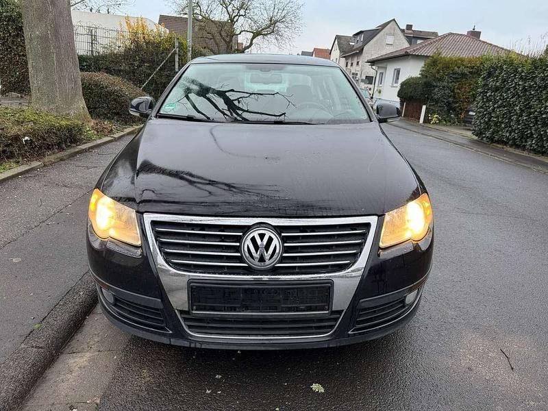 Gebraucht VW Passat Trendline 102 PS (75 kW) 2008 Deep black perleffekt Limousine