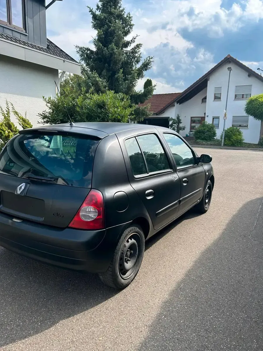 Gebraucht Renault Clio II 75 PS (55 kW) 2004 Schwarz Kleinwagen