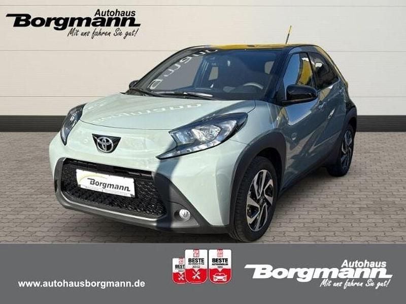 Gruen Gebraucht 2024 Toyota Aygo Pulse Kleinwagen | 16.490 € (Fairer Preis) - Bild 1/4