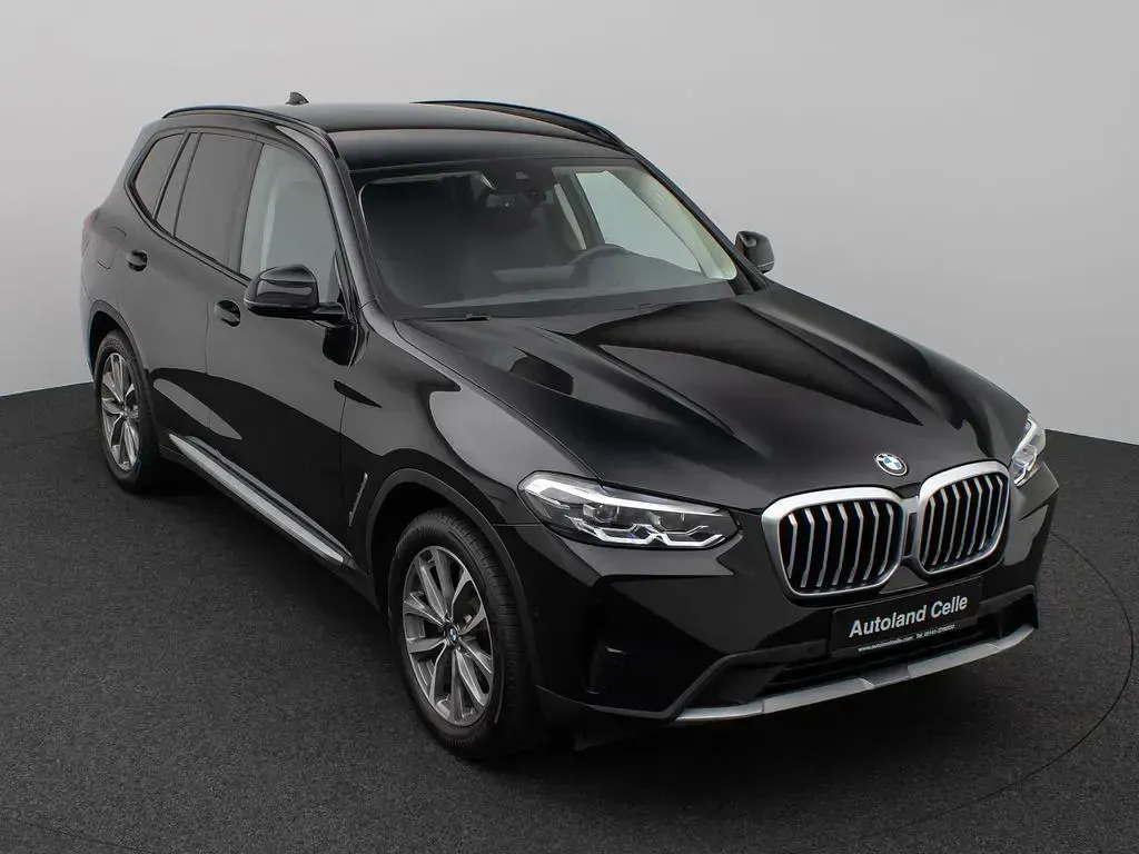 Gebraucht BMW X3 Sport Line 190 PS (139 kW) 2023 Saphirschwarz metallic475schwarz SUV