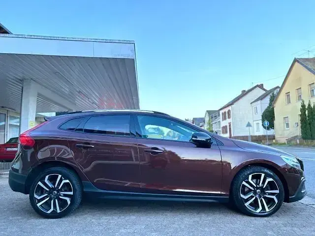 Gebraucht Volvo V40 CC 150 PS (110 kW) 2018 Rot Kombi