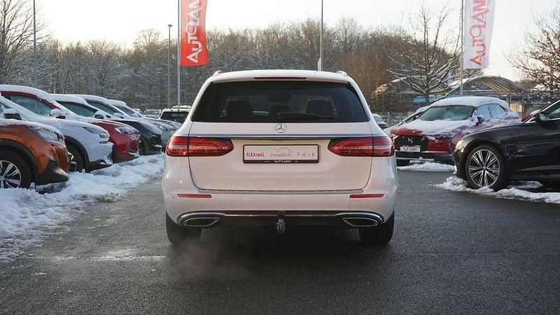 Gebraucht Mercedes E200 Avantgarde 211 PS (155 kW) 2021 Weiss Kombi
