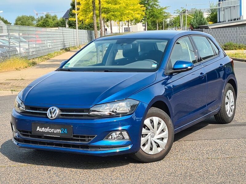 Blau Gebraucht 2020 VW Polo Comfortline Limousine | 12.899 € (Superpreis) - Bild 1/4