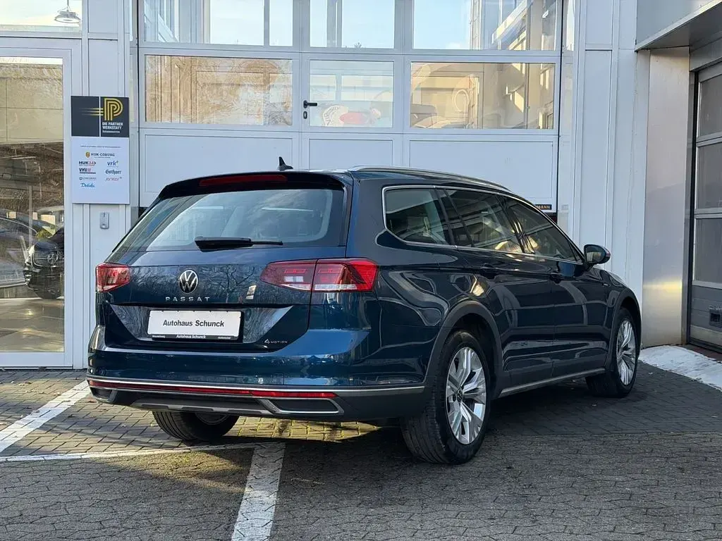 Używany VW Passat Alltrack 200 KM (147 kW) 2023 Niebieski Kombi
