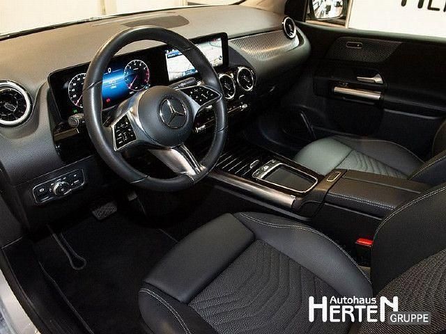 Iridiumsilber Gebraucht 2023 Mercedes B250 Progressive Van / Kleinbus | 31.900 € (Guter Preis) - Bild 1/4