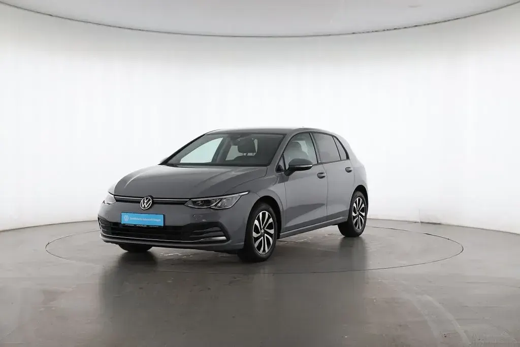 Gebraucht VW Golf VIII Active 110 PS (80 kW) 2021 Mondsteingrau Limousine