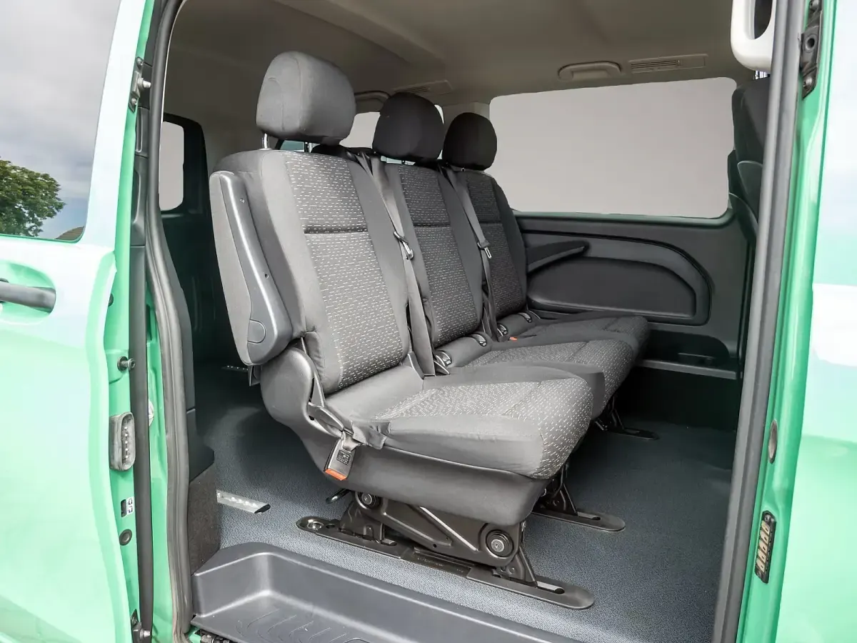Gebraucht Mercedes Vito 237 PS (174 kW) 2022 Grün Van