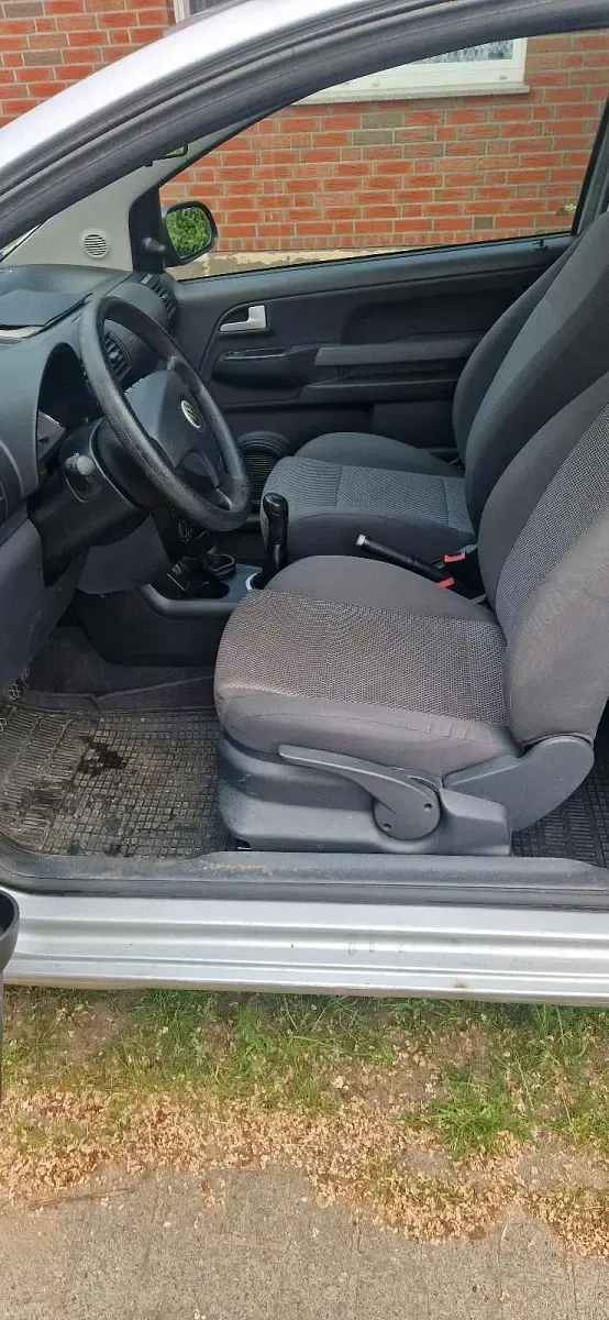 Gebraucht VW Fox 55 PS (40 kW) 2008 Silber Kleinwagen