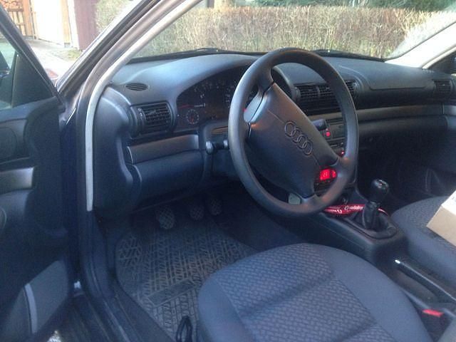 Gebraucht Audi A4 125 PS (91 kW) 1997 Blau metallic Limousine