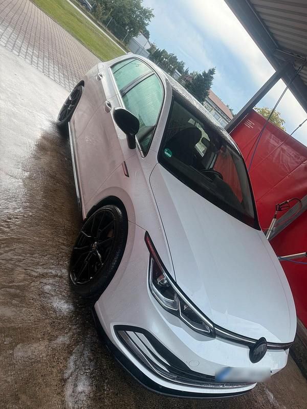 Gebraucht VW Golf VIII Edition 150 PS (110 kW) 2021 Weiß Kleinwagen