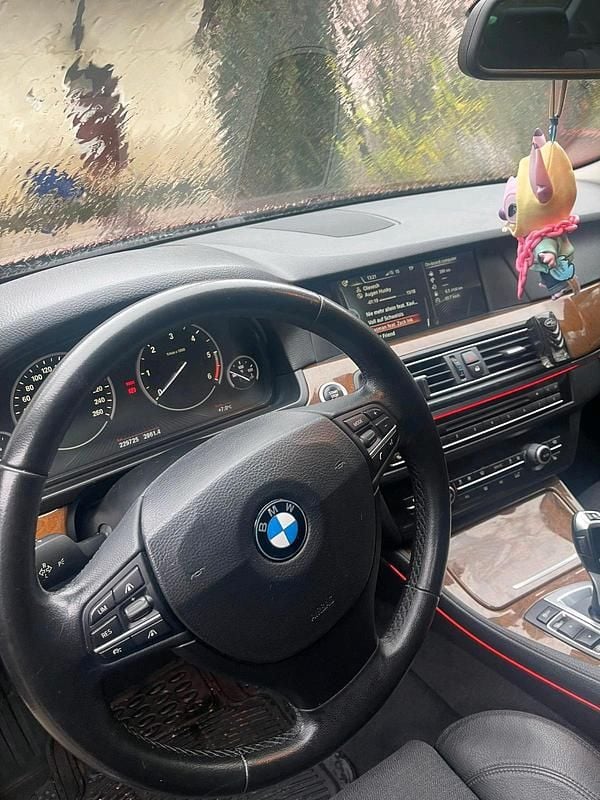 Gebraucht BMW 525 Comfort Edition 218 PS (160 kW) 2013 Violet Limousine