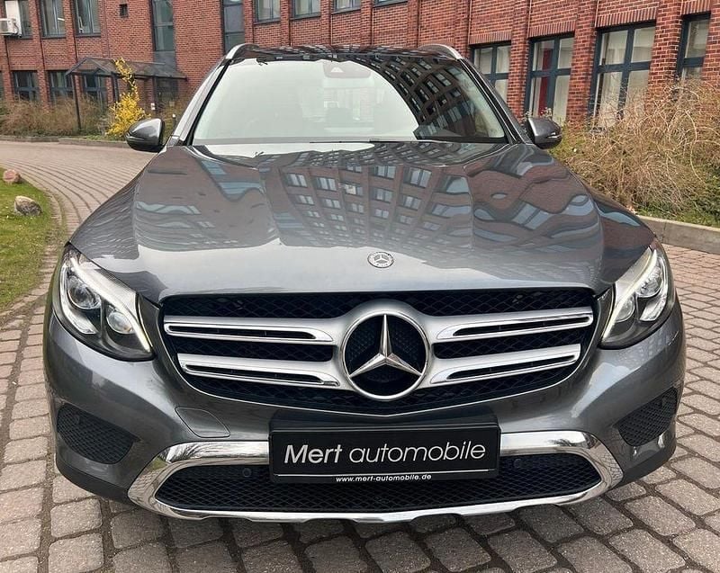 Gebraucht Mercedes GLC350 258 PS (189 kW) 2017 Grau SUV