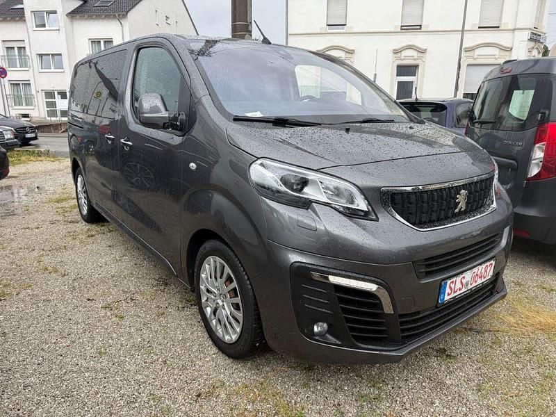 Gebraucht 2017 Peugeot Traveller Active Van / Kleinbus | 27.300 € (Teuer) - Bild 1/4