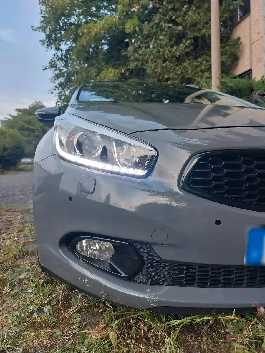 Gebraucht Kia Ceed Sportswagon Sport 134 PS (98 kW) 2013 Grau Kombi