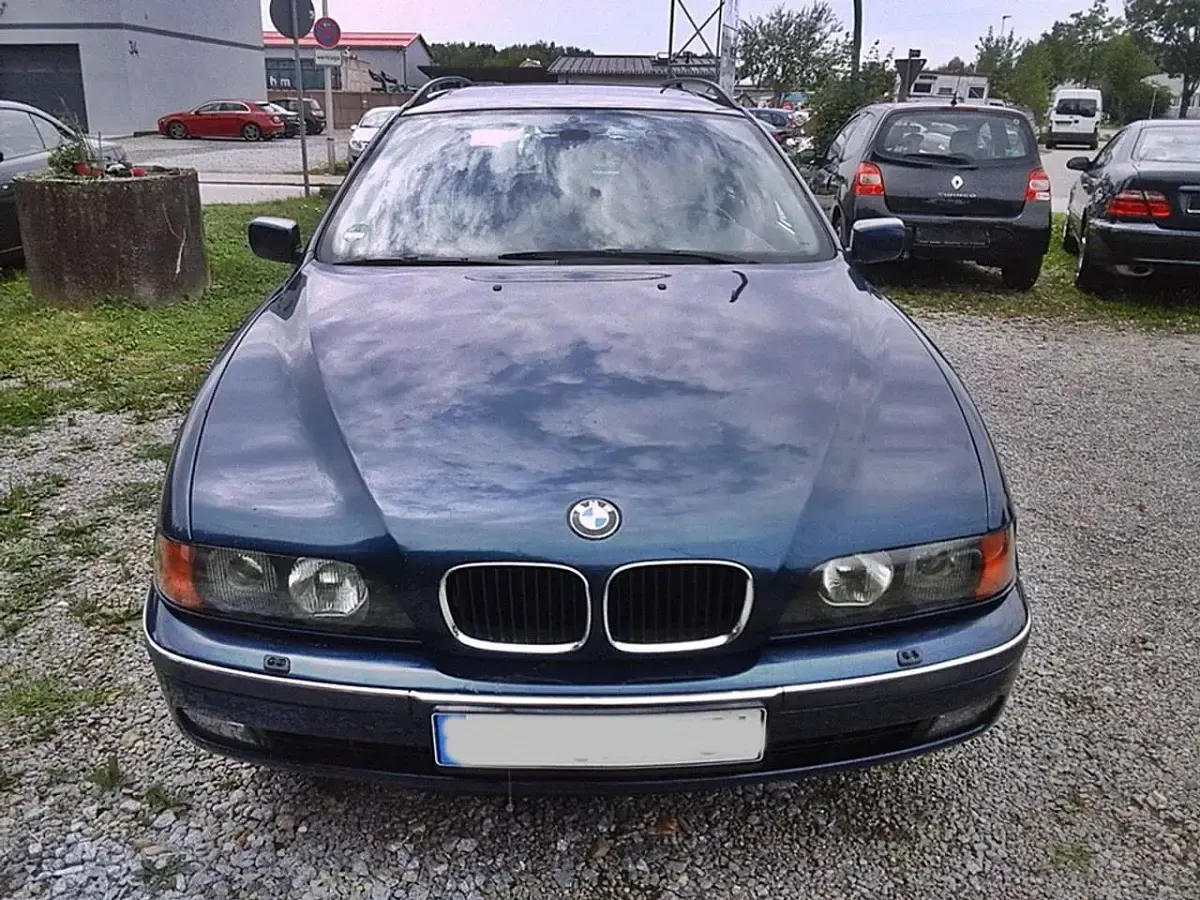 Gebraucht BMW 523 170 PS (125 kW) 1998 Biaritzblau Kombi