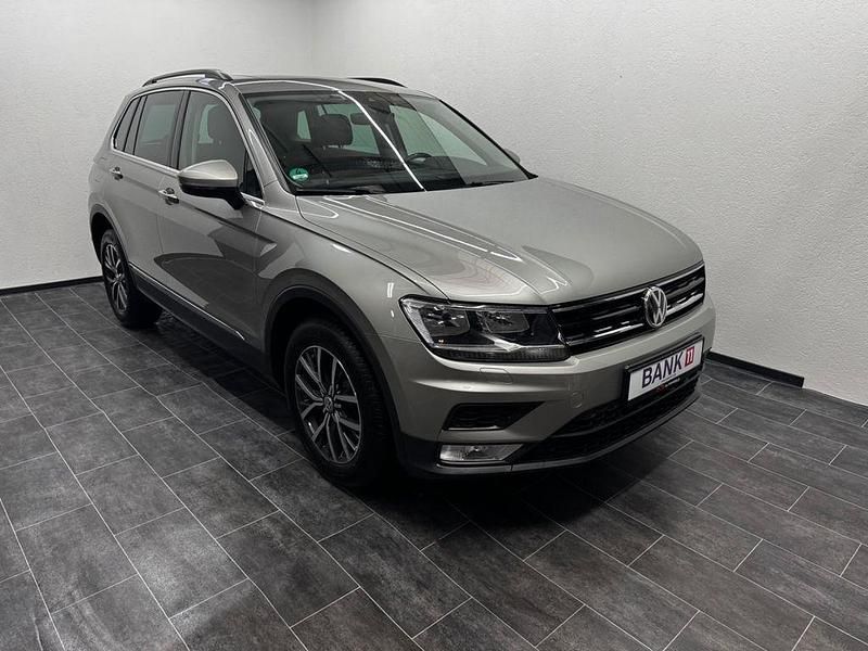 Silber Gebraucht 2016 VW Tiguan Comfortline SUV | 18.600 € (Fairer Preis) - Bild 1/4