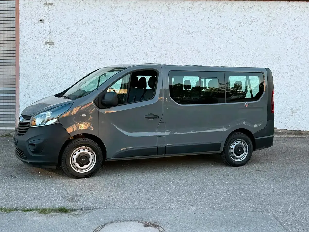 Gebraucht Opel Vivaro S 120 PS (88 kW) 2016 Grau Van / Kleinbus
