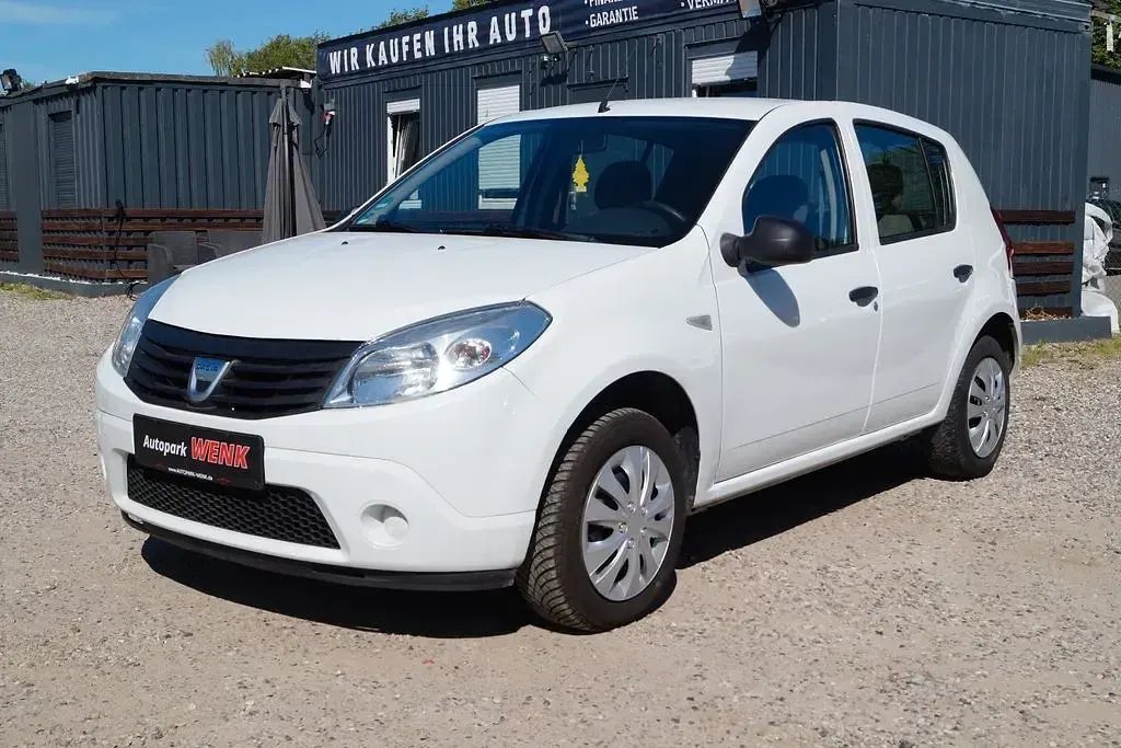 Gebraucht Dacia Sandero Basis 75 PS (55 kW) 2012 Weiß Limousine