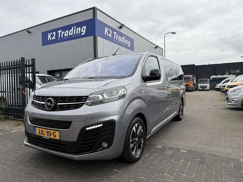 Grau Gebraucht 2022 Opel Zafira Life Van / Kleinbus | 29.990 € (Guter Preis) - Bild 1/4