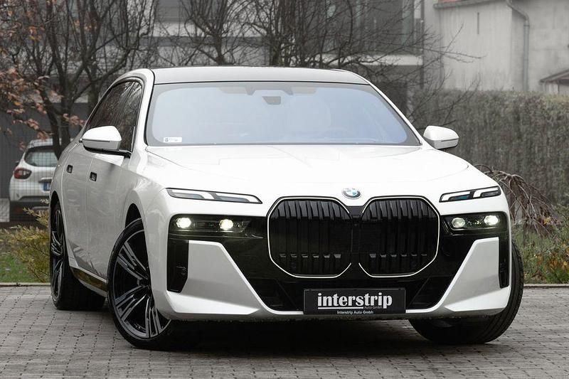 Gebraucht BMW 740 M Sport 299 PS (219 kW) 2025 Weiß Limousine