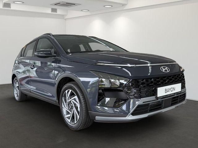Neu Hyundai Bayon Trend 101 PS (74 kW) 2025 Purple (aurora grey / met) SUV