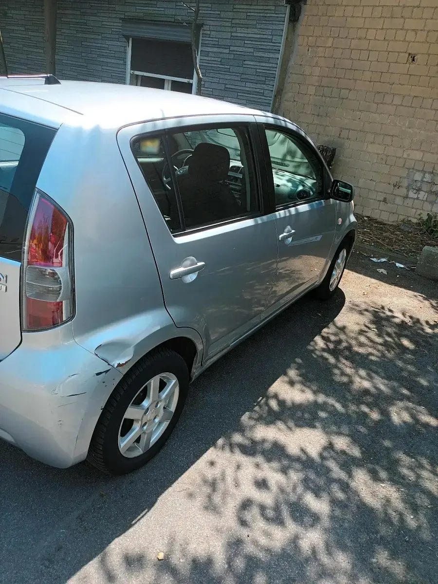 Gebraucht Daihatsu Sirion 90 PS (66 kW) 2007 Silber Kleinwagen