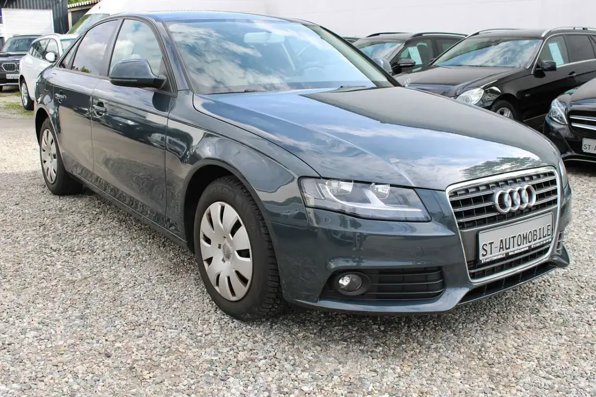 Gebraucht Audi A4 Attraction 120 PS (88 kW) 2009 Meteorgrau perleffekt Limousine
