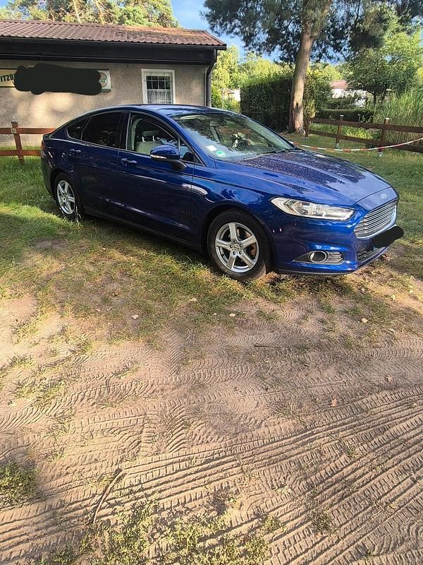 Blau Gebraucht 2015 Ford Mondeo Limousine | 9.700 € (Superpreis) - Bild 1/4