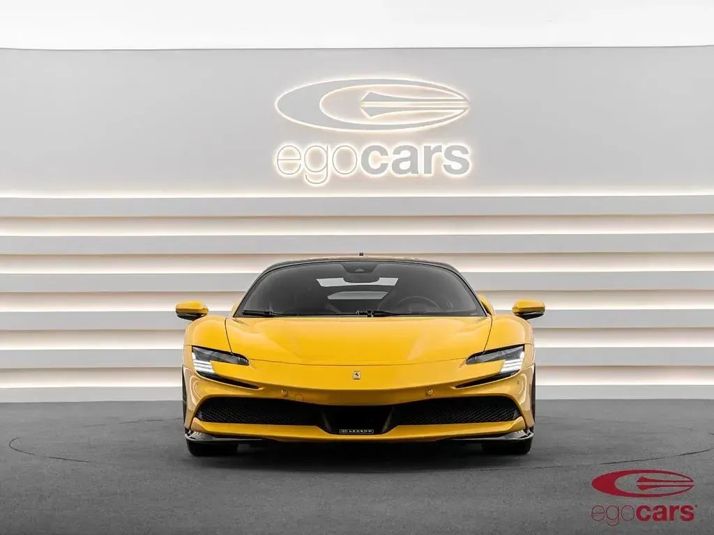 Gebraucht Ferrari SF90 2022 Gelb Cabrio