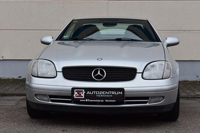 Gebraucht Mercedes SLK230 193 PS (141 kW) 1998 Silber Cabrio