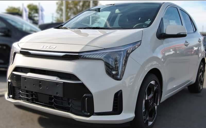 Milky beige metallic Gebraucht 2025 Kia Picanto Launch Edition Kleinwagen | 18.645 € (Fairer Preis) - Bild 1/1