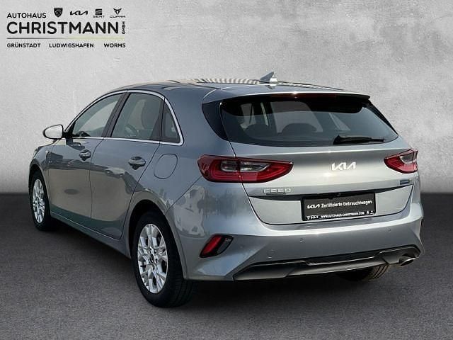 Gebraucht Kia Ceed Vision 120 PS (88 kW) 2022 Sirius silver Kleinwagen