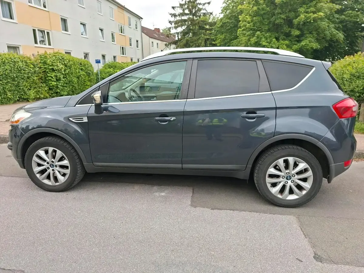 Używany Ford Kuga 136 KM (100 kW) 2008 Szary SUV