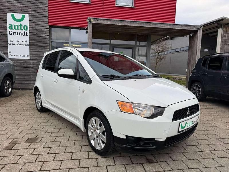 Gebraucht Mitsubishi Colt Motion 95 PS (69 kW) 2013 New white Kleinwagen