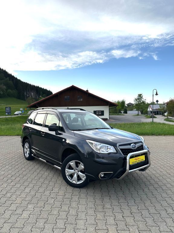 Grau Gebraucht 2015 Subaru Forester Active SUV | 18.490 € (Etwas zu teuer) - Bild 1/4