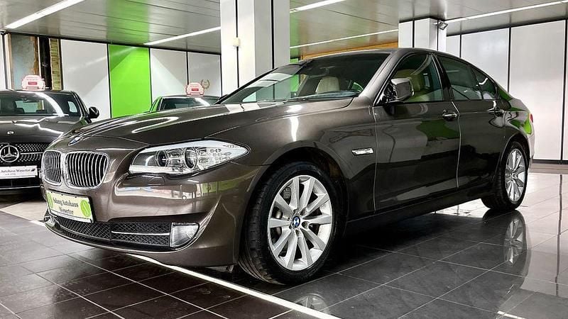 Braun Gebraucht 2010 BMW 528 Shadowline Limousine | 9.990 € (Fairer Preis) - Bild 1/4