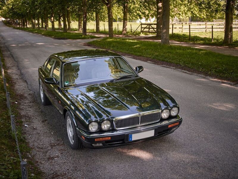 Grün Gebraucht 1996 Jaguar XJ6 Sovereign Limousine | 12.900 € - Bild 1/4