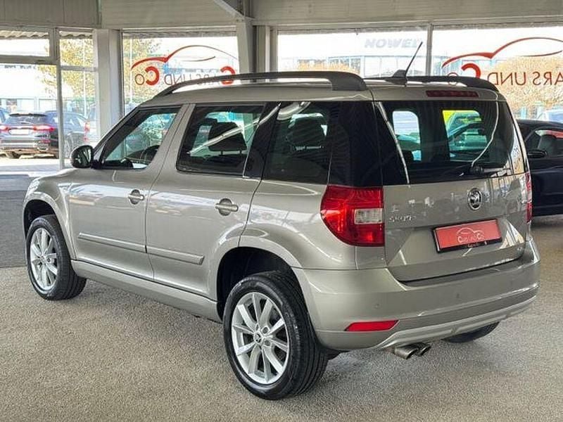 Gebraucht Skoda Yeti Joy 150 PS (110 kW) 2016 Beige SUV