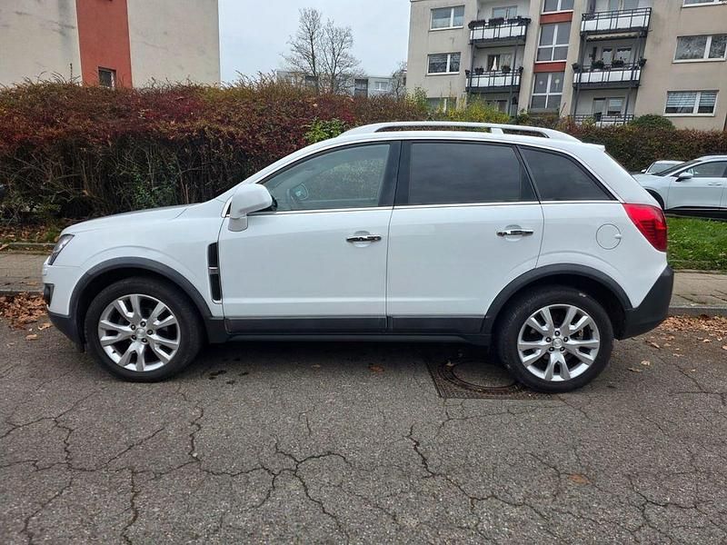 Weiß Gebraucht 2012 Opel Antara Design Edition SUV | 8.000 € (Etwas zu teuer) - Bild 1/4