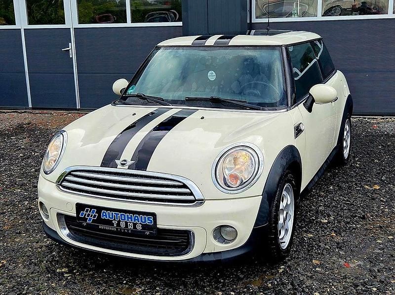 Pepper white (metallic) Gebraucht 2012 Mini ONE Pepper Kleinwagen | 4.600 € (Fairer Preis) - Bild 1/3