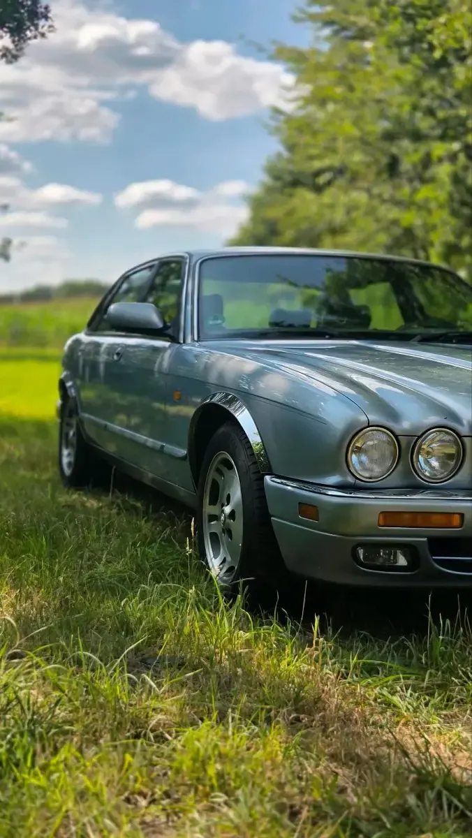 Gebraucht Jaguar X300 211 PS (155 kW) 1996 Blau Limousine