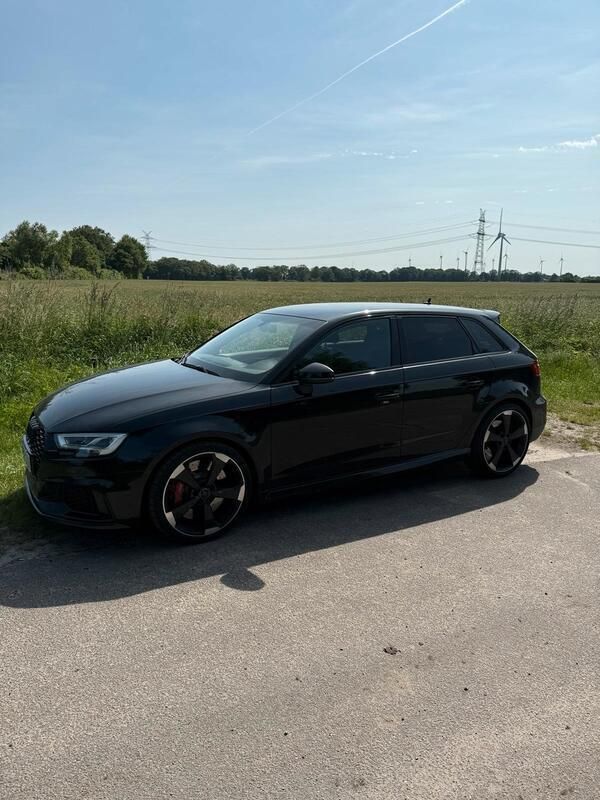 Schwarz Gebraucht 2019 Audi RS3 Kleinwagen | 36.500 € (Guter Preis) - Bild 1/4