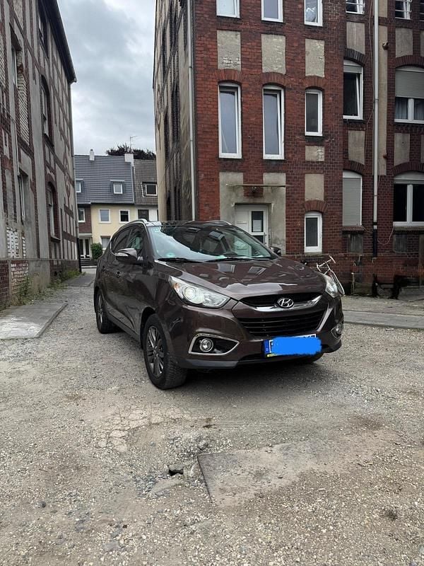 Braun Gebraucht 2010 Hyundai ix35 SUV | 6.499 € (Fairer Preis) - Bild 1/4