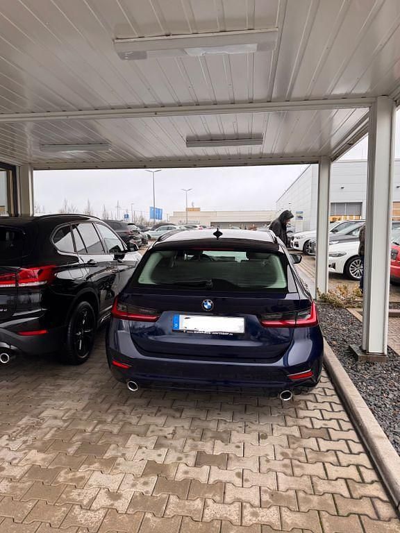 Gebraucht BMW 320 Efficient Dynamics 190 PS (139 kW) 2021 Blau Kombi