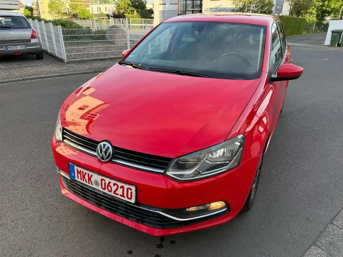 Gebraucht VW Polo Allstar 90 PS (66 kW) 2017 Flashrot Kleinwagen