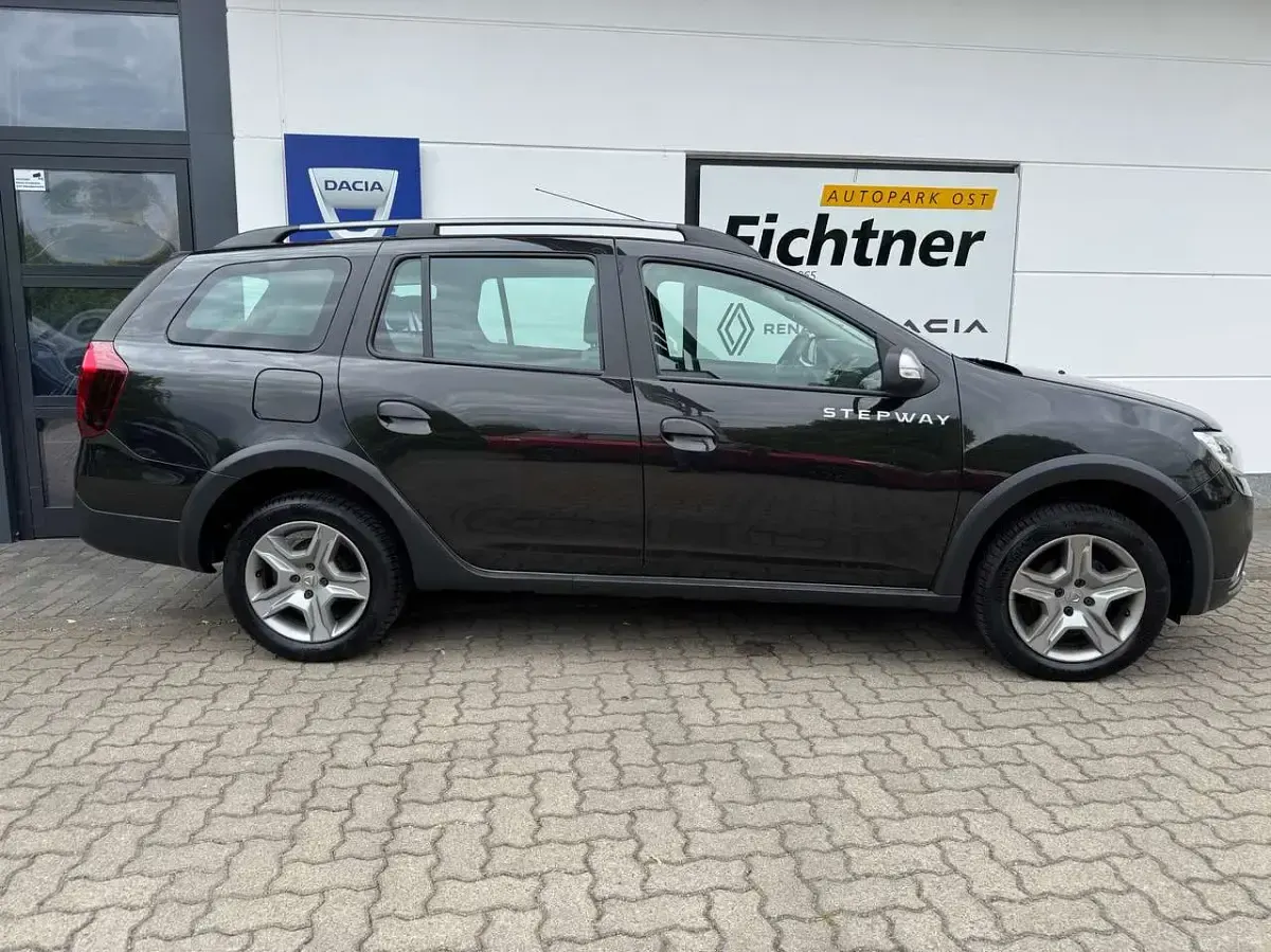 Gebraucht Dacia Logan MCV 90 PS (66 kW) 2018 Blackpearl schwarz Kombi