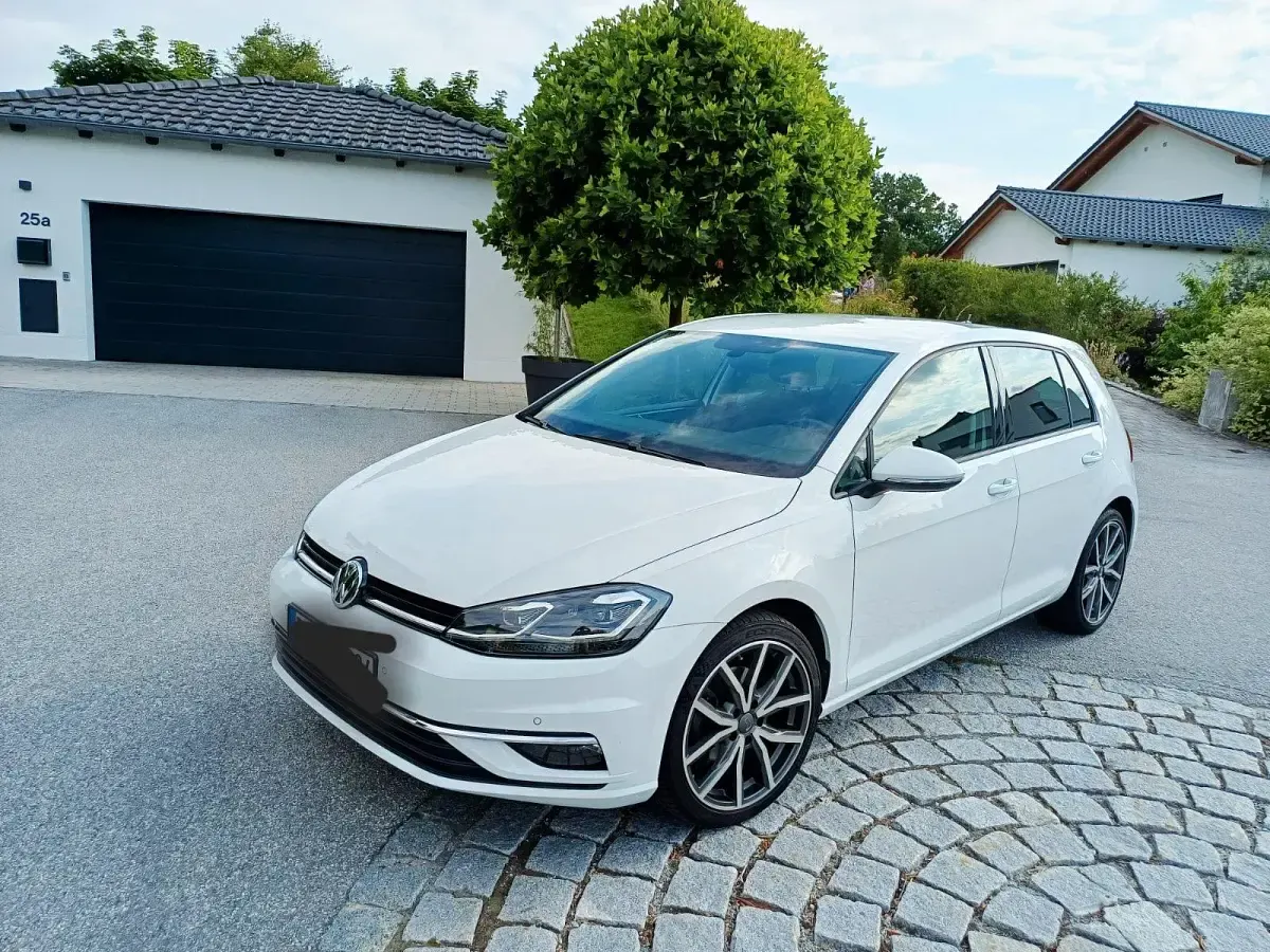 Gebraucht VW Golf VII Edition 125 PS (91 kW) 2017 Weiß Limousine